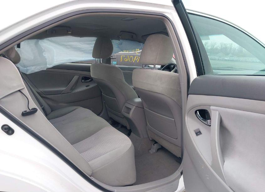 Photo 8 of 2010 Toyota Camry LE (VIN 4T4BF3EK6AR026651)