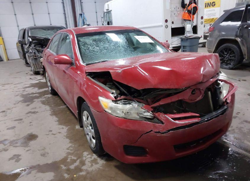 2010 Toyota Camry LE (VIN 4T4BF3EK6AR033468) main photo