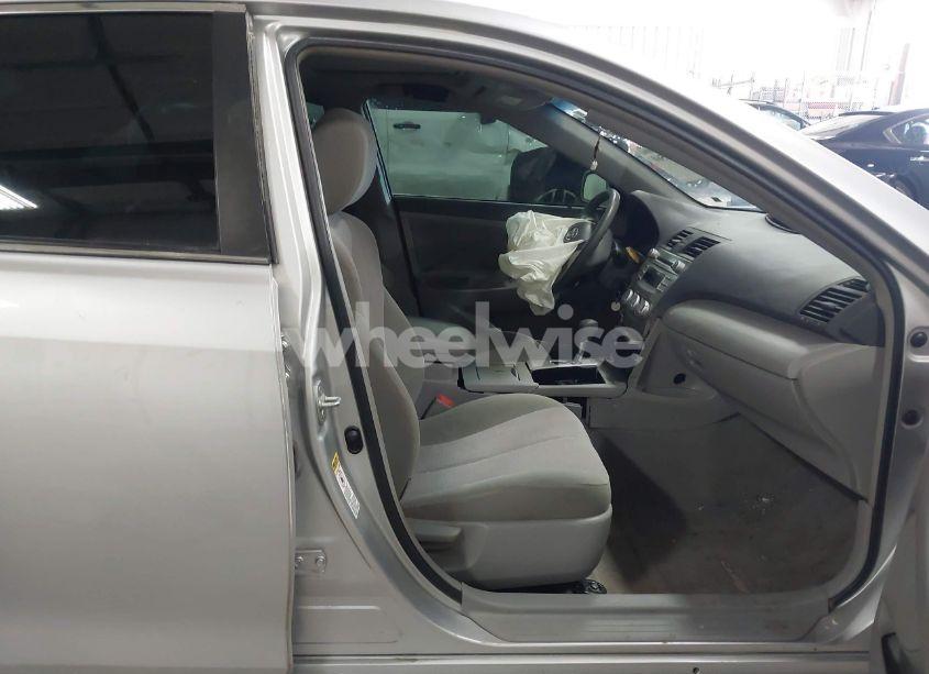 Photo 5 of 2010 Toyota Camry LE (VIN 4T4BF3EK6AR056703)