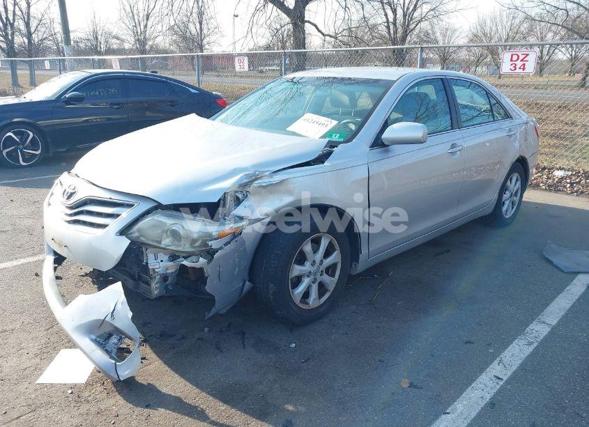 Photo 2 of 2010 Toyota Camry LE (VIN 4T4BF3EK6AR065692)