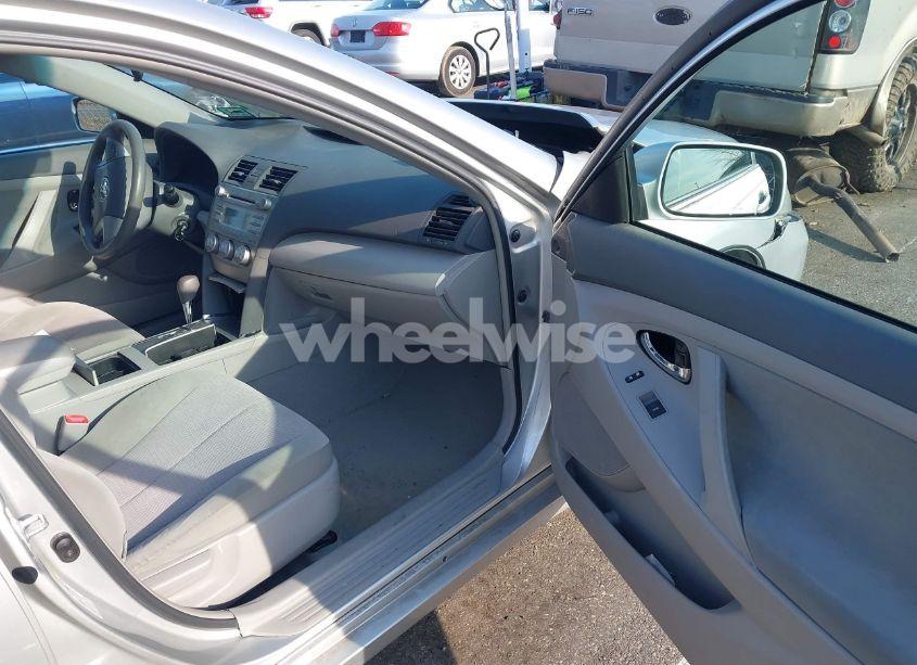 Photo 5 of 2010 Toyota Camry LE (VIN 4T4BF3EK6AR065692)