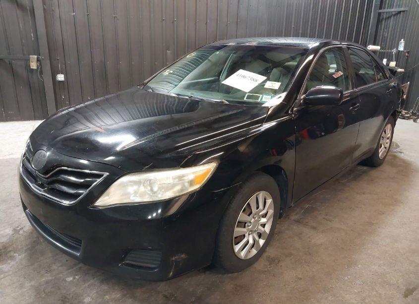 Photo 2 of 2010 Toyota Camry LE (VIN 4T4BF3EK6AR066986)