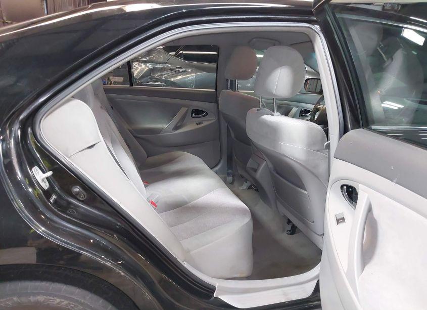 Photo 8 of 2010 Toyota Camry LE (VIN 4T4BF3EK6AR066986)