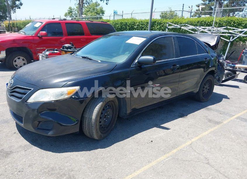 Photo 2 of 2010 Toyota Camry LE (VIN 4T4BF3EK6AR081942)