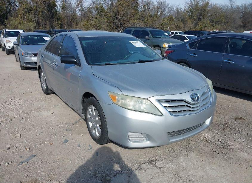 2011 Toyota Camry (VIN 4T4BF3EK6BR105724) main photo