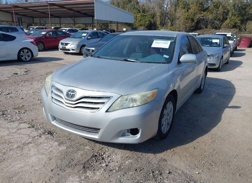 Photo 2 of 2011 Toyota Camry (VIN 4T4BF3EK6BR105724)