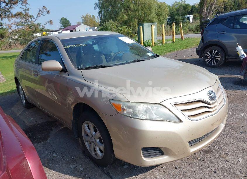 2011 Toyota Camry LE (VIN 4T4BF3EK6BR111698) main photo
