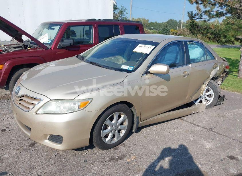 Photo 2 of 2011 Toyota Camry LE (VIN 4T4BF3EK6BR111698)