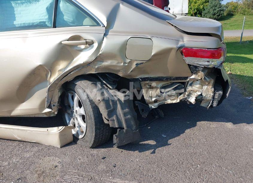 Photo 6 of 2011 Toyota Camry LE (VIN 4T4BF3EK6BR111698)