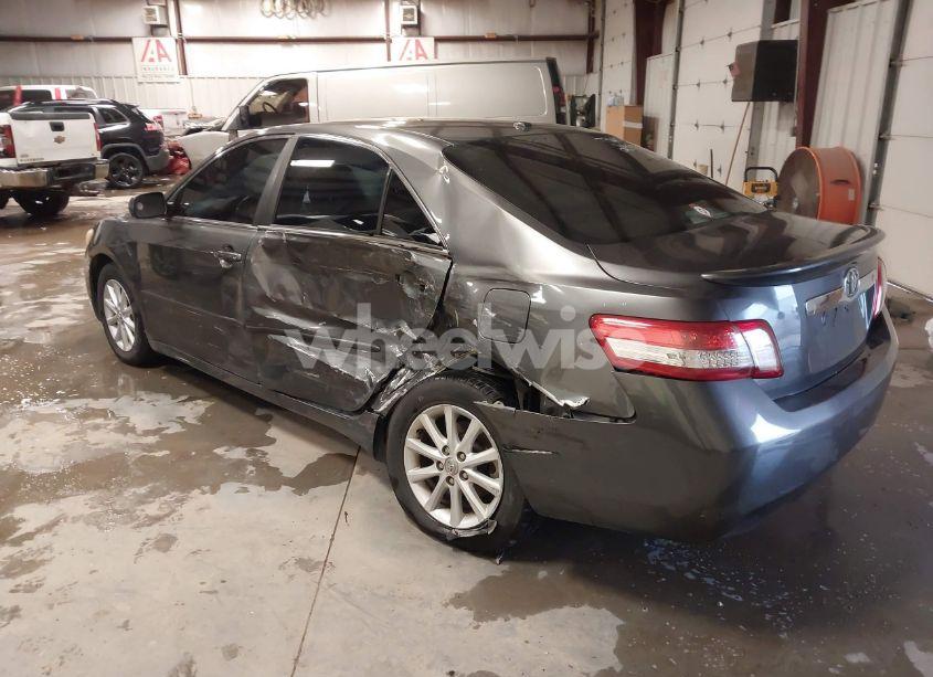 Photo 3 of 2011 Toyota Camry XLE (VIN 4T4BF3EK6BR117789)