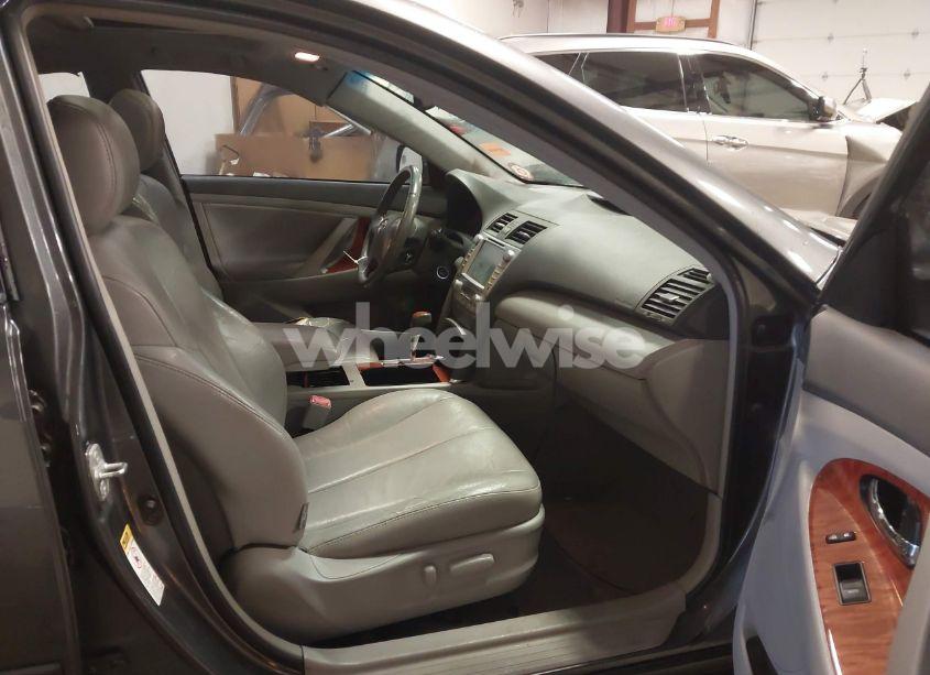 Photo 5 of 2011 Toyota Camry XLE (VIN 4T4BF3EK6BR117789)