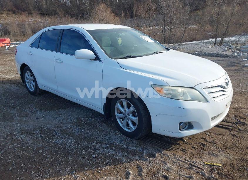 2011 Toyota Camry LE (VIN 4T4BF3EK6BR126895) main photo