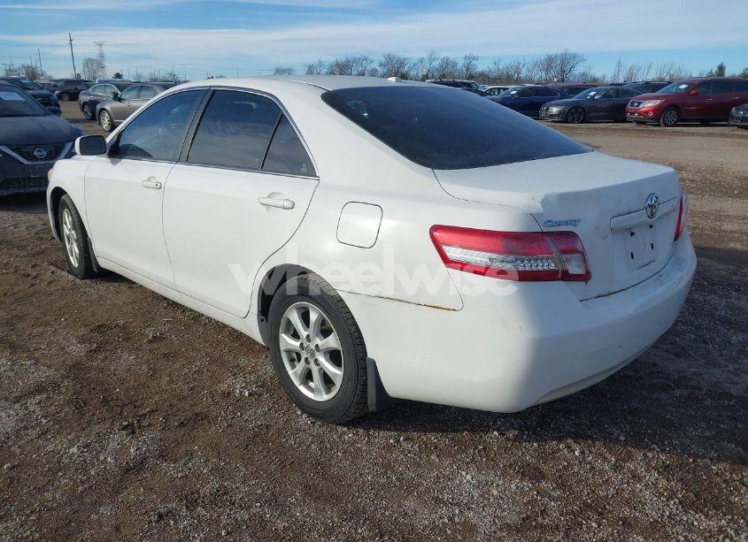 Photo 3 of 2011 Toyota Camry LE (VIN 4T4BF3EK6BR126895)