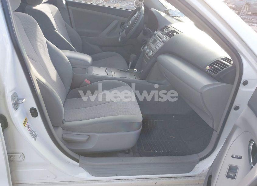 Photo 5 of 2011 Toyota Camry LE (VIN 4T4BF3EK6BR126895)