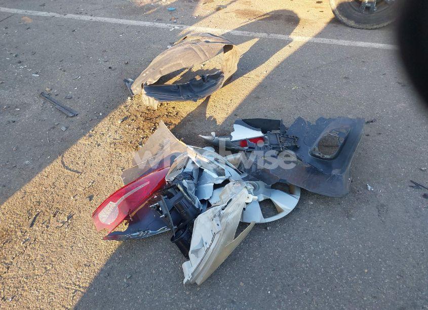 Photo 12 of 2011 Toyota Camry LE (VIN 4T4BF3EK6BR146662)