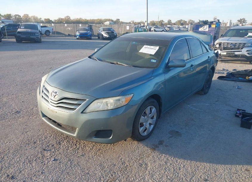 Photo 2 of 2011 Toyota Camry LE (VIN 4T4BF3EK6BR152509)
