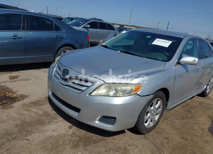 Photo 2 of 2011 Toyota Camry LE (VIN 4T4BF3EK6BR154387)