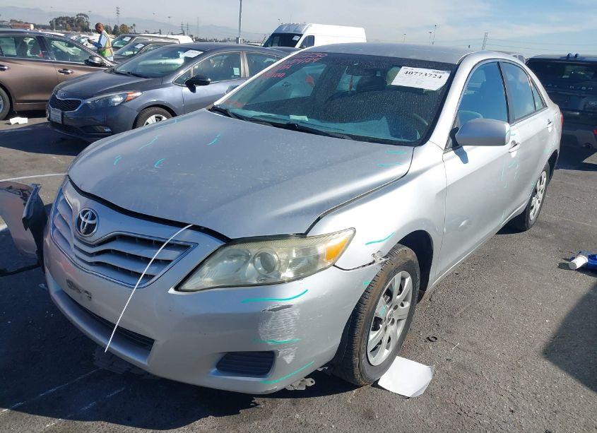 Photo 2 of 2011 Toyota Camry LE (VIN 4T4BF3EK6BR158309)