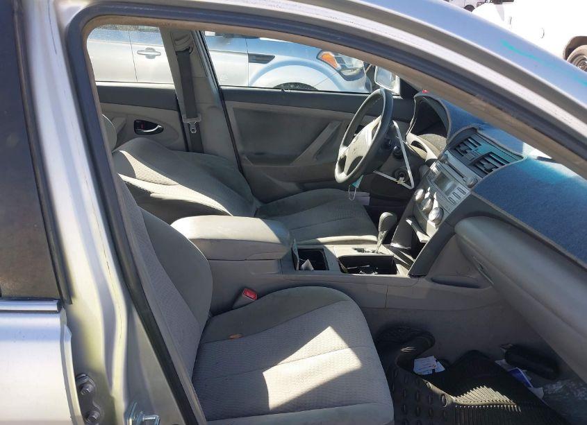 Photo 4 of 2011 Toyota Camry LE (VIN 4T4BF3EK6BR158309)