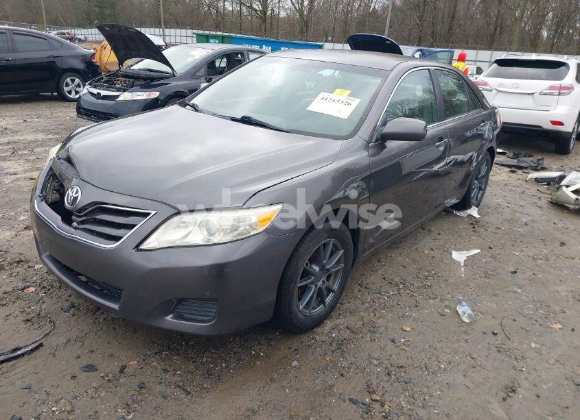 Photo 2 of 2011 Toyota Camry LE (VIN 4T4BF3EK6BR172002)