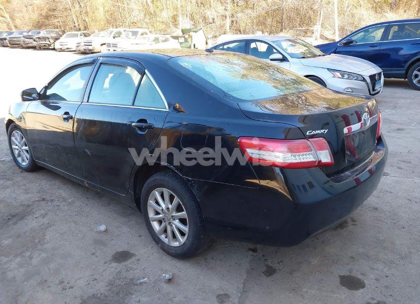 Photo 3 of 2011 Toyota Camry XLE (VIN 4T4BF3EK6BR177488)