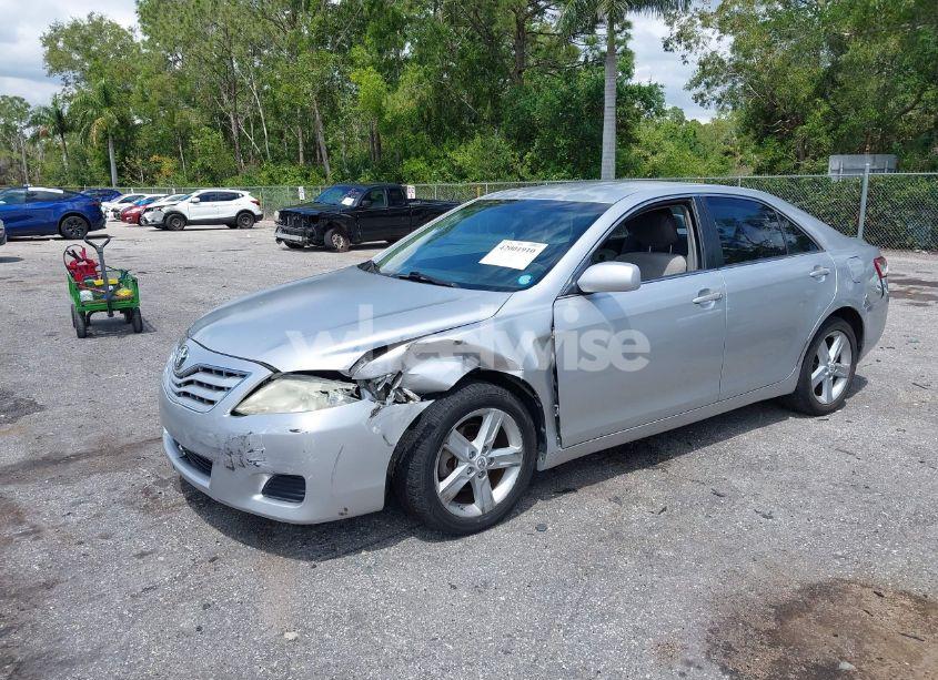 Photo 2 of 2011 Toyota Camry (VIN 4T4BF3EK6BR181315)