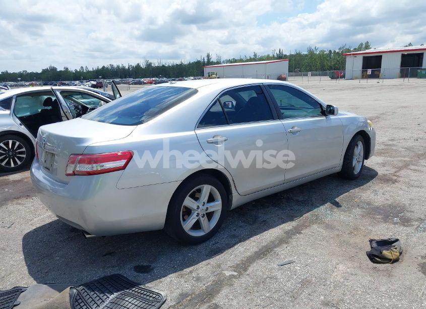 Photo 4 of 2011 Toyota Camry (VIN 4T4BF3EK6BR181315)