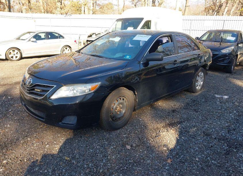 Photo 2 of 2011 Toyota Camry LE (VIN 4T4BF3EK6BR186174)