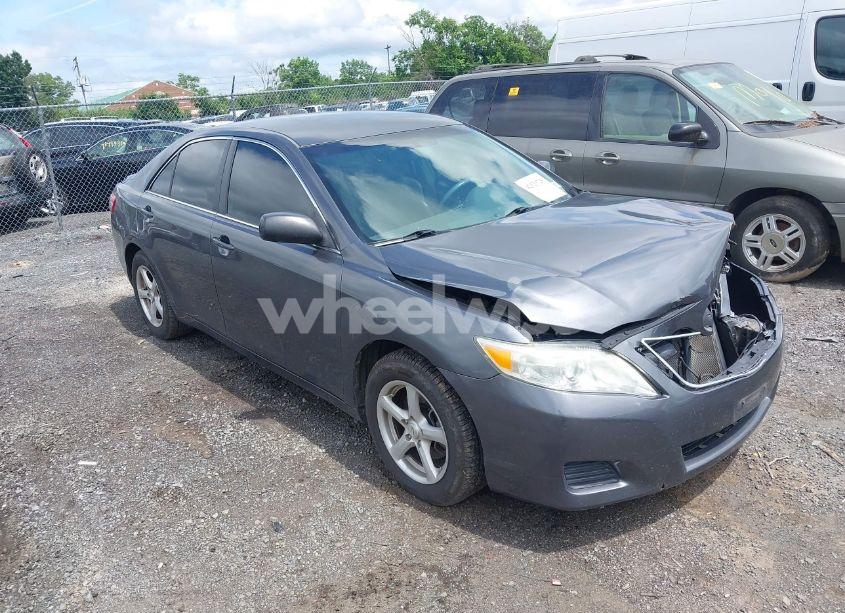 2011 Toyota Camry LE (VIN 4T4BF3EK6BR215382) main photo