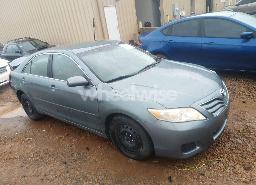2010 Toyota Camry LE (VIN 4T4BF3EK7AR005565) main photo
