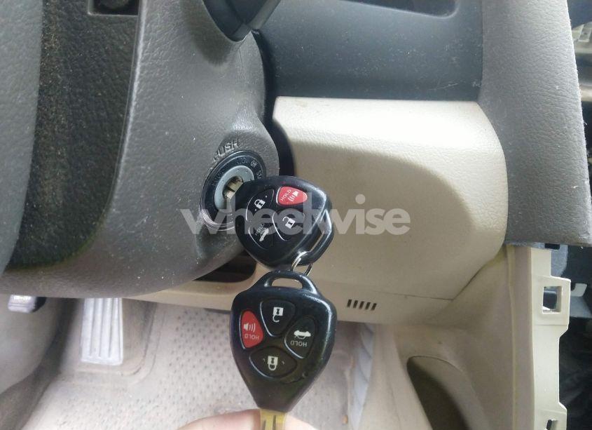 Photo 11 of 2010 Toyota Camry LE (VIN 4T4BF3EK7AR005565)