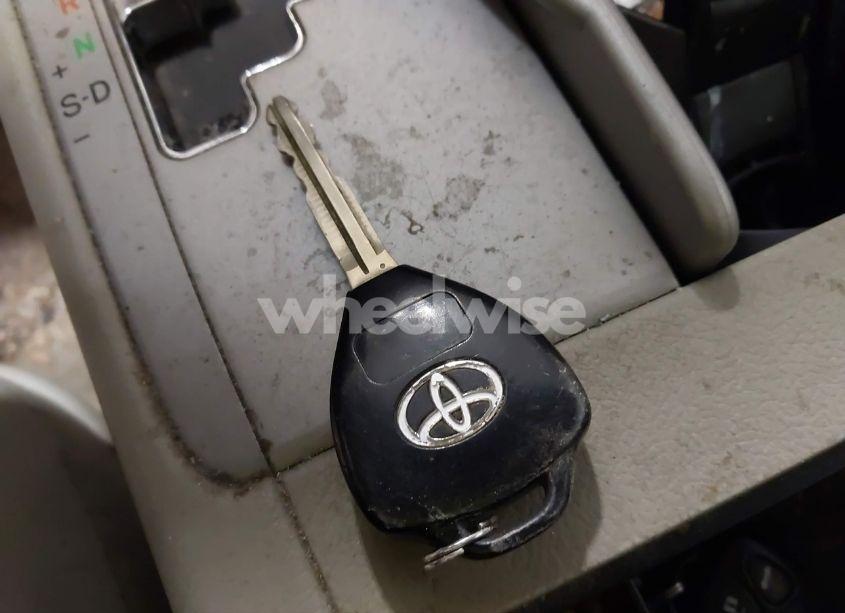 Photo 11 of 2010 Toyota Camry LE (VIN 4T4BF3EK7AR009860)