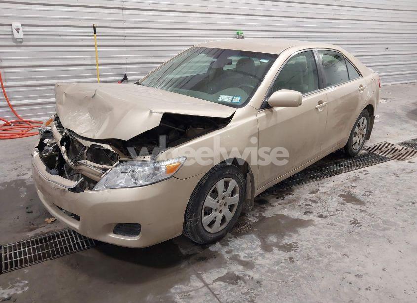 Photo 2 of 2010 Toyota Camry LE (VIN 4T4BF3EK7AR009860)