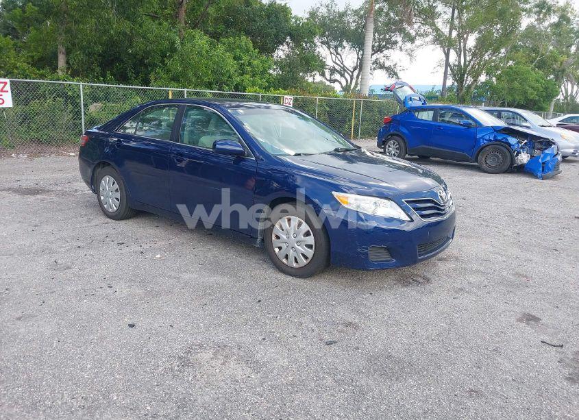 2010 Toyota Camry LE (VIN 4T4BF3EK7AR014945) main photo