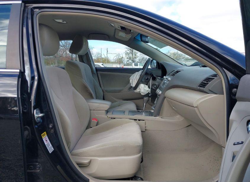 Photo 5 of 2010 Toyota Camry LE (VIN 4T4BF3EK7AR021085)