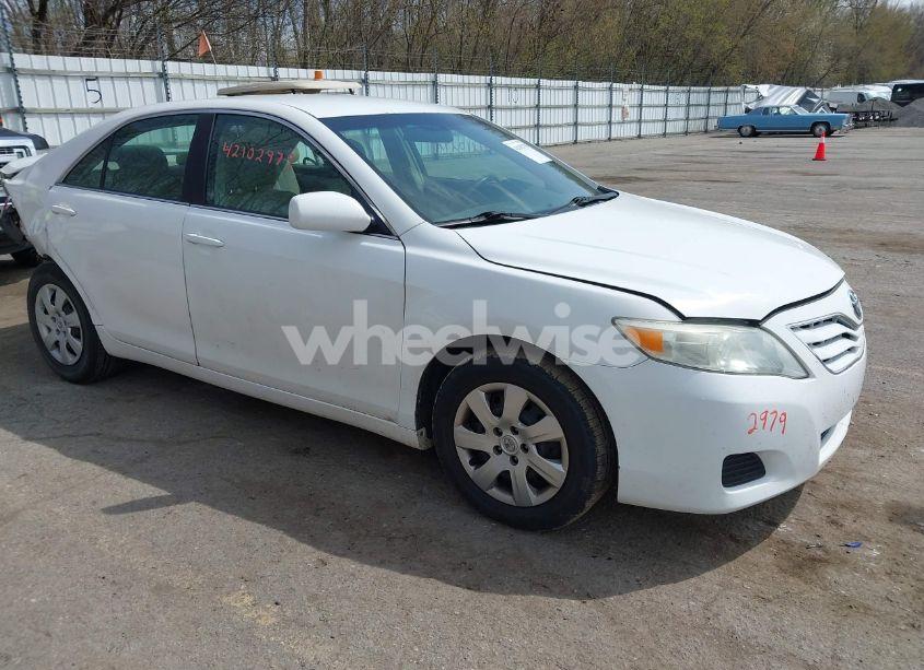 2010 Toyota Camry LE (VIN 4T4BF3EK7AR027601) main photo