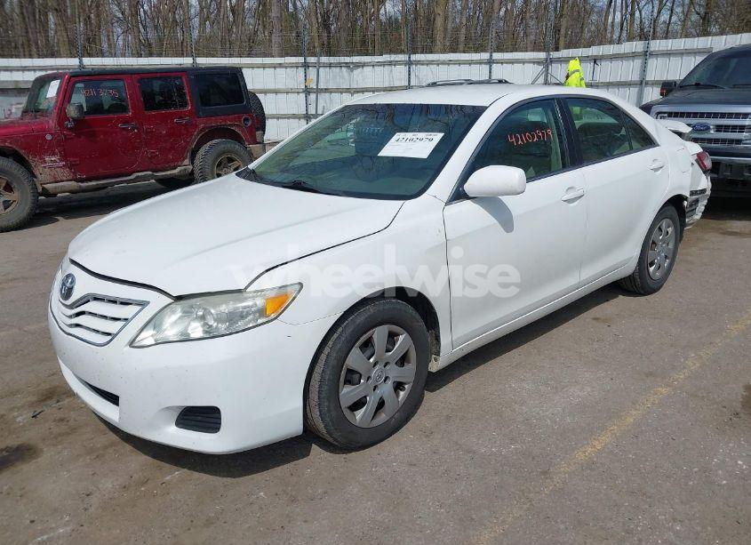 Photo 2 of 2010 Toyota Camry LE (VIN 4T4BF3EK7AR027601)