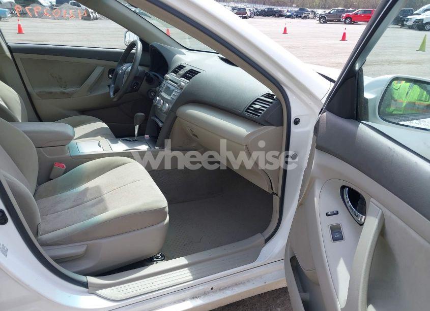 Photo 5 of 2010 Toyota Camry LE (VIN 4T4BF3EK7AR027601)