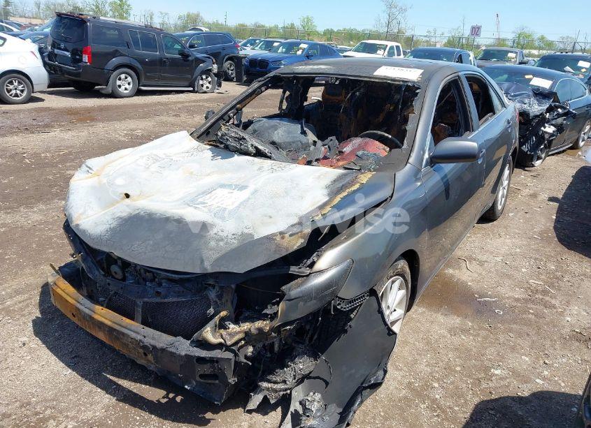 Photo 2 of 2010 Toyota Camry XLE (VIN 4T4BF3EK7AR037710)