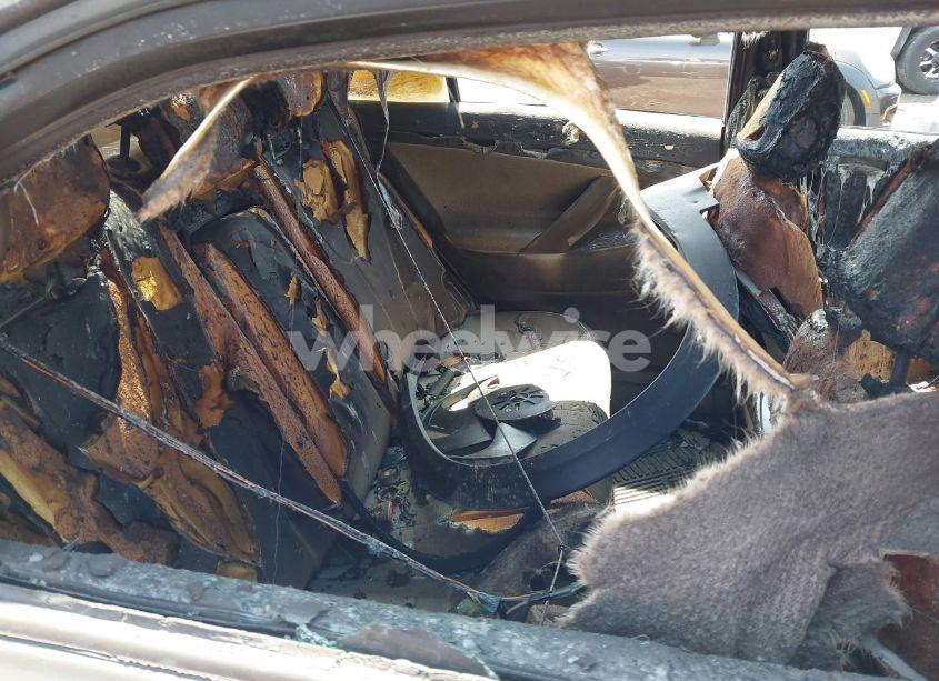 Photo 8 of 2010 Toyota Camry XLE (VIN 4T4BF3EK7AR037710)