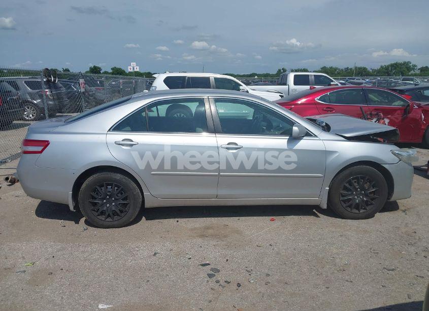 Photo 13 of 2010 Toyota Camry LE (VIN 4T4BF3EK7AR053583)