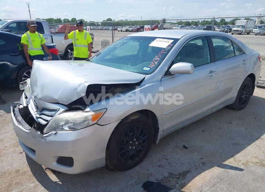 Photo 2 of 2010 Toyota Camry LE (VIN 4T4BF3EK7AR053583)