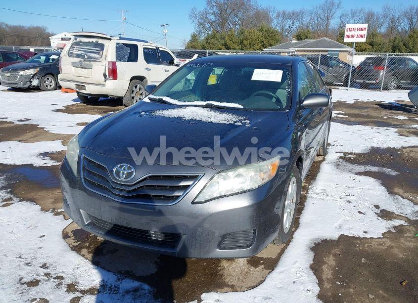 Photo 2 of 2011 Toyota Camry LE (VIN 4T4BF3EK7BR093843)