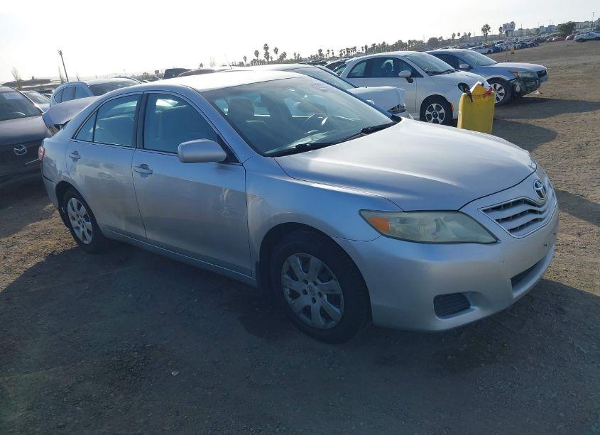 2011 Toyota Camry LE (VIN 4T4BF3EK7BR102377) main photo