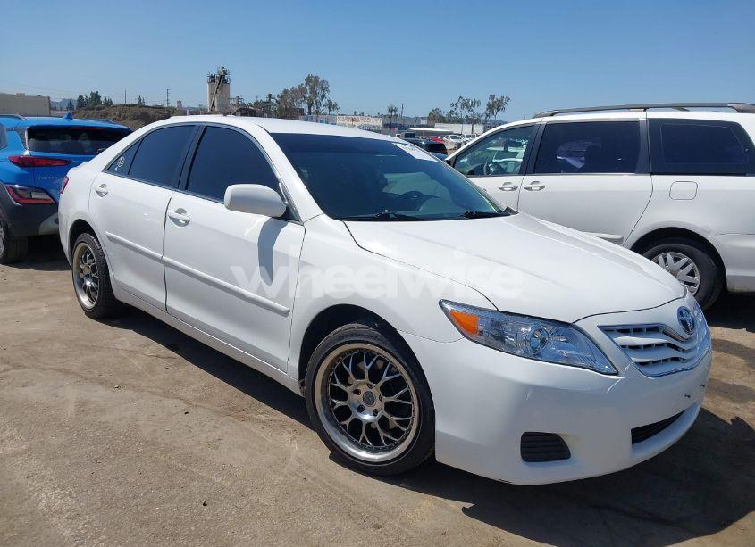 2011 Toyota Camry LE (VIN 4T4BF3EK7BR103013) main photo