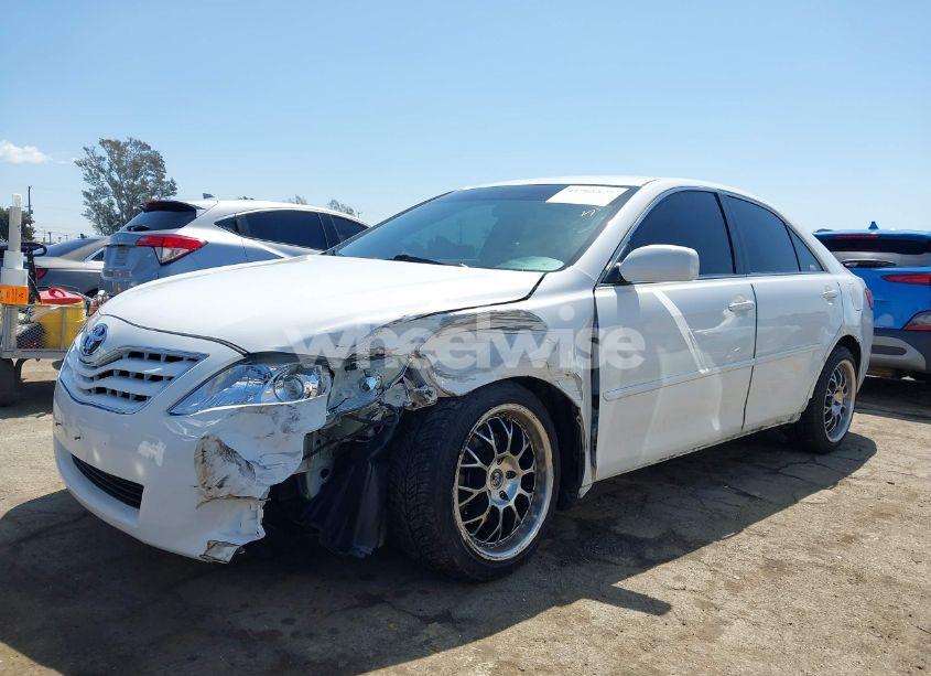 Photo 2 of 2011 Toyota Camry LE (VIN 4T4BF3EK7BR103013)