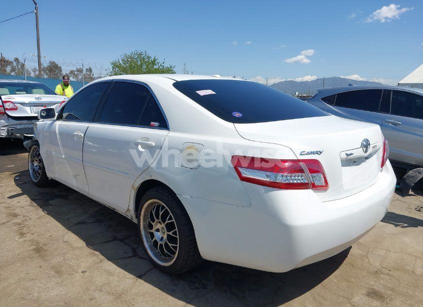 Photo 3 of 2011 Toyota Camry LE (VIN 4T4BF3EK7BR103013)