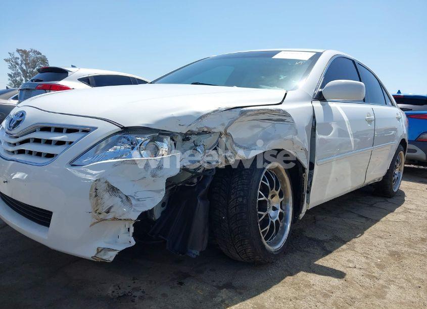 Photo 6 of 2011 Toyota Camry LE (VIN 4T4BF3EK7BR103013)