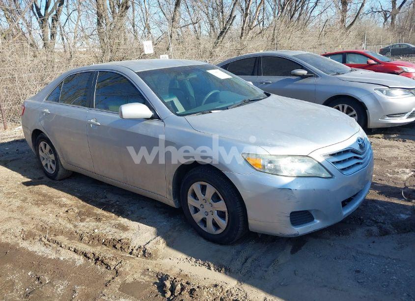 2011 Toyota Camry LE (VIN 4T4BF3EK7BR117848) main photo