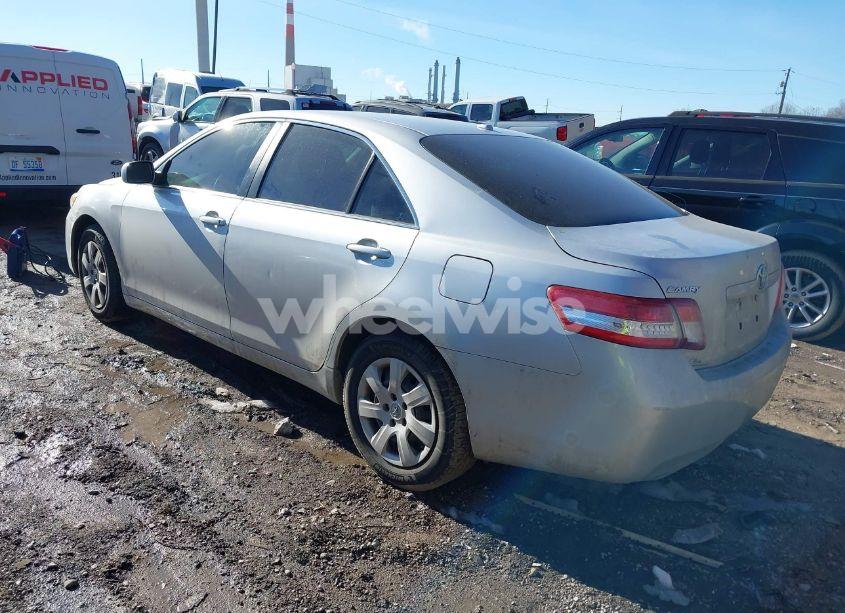 Photo 3 of 2011 Toyota Camry LE (VIN 4T4BF3EK7BR117848)